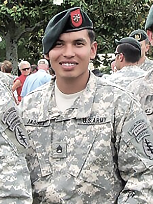 File:U.S. Army Spc. Ayanno Davis, left, and Staff Sgt. Hector